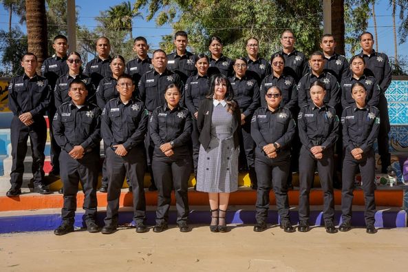 Lee más sobre el artículo Integra la policia de Mexicali a 25 nuevos elementos. La alcaldesa Norma Bustamante les toma protesta.