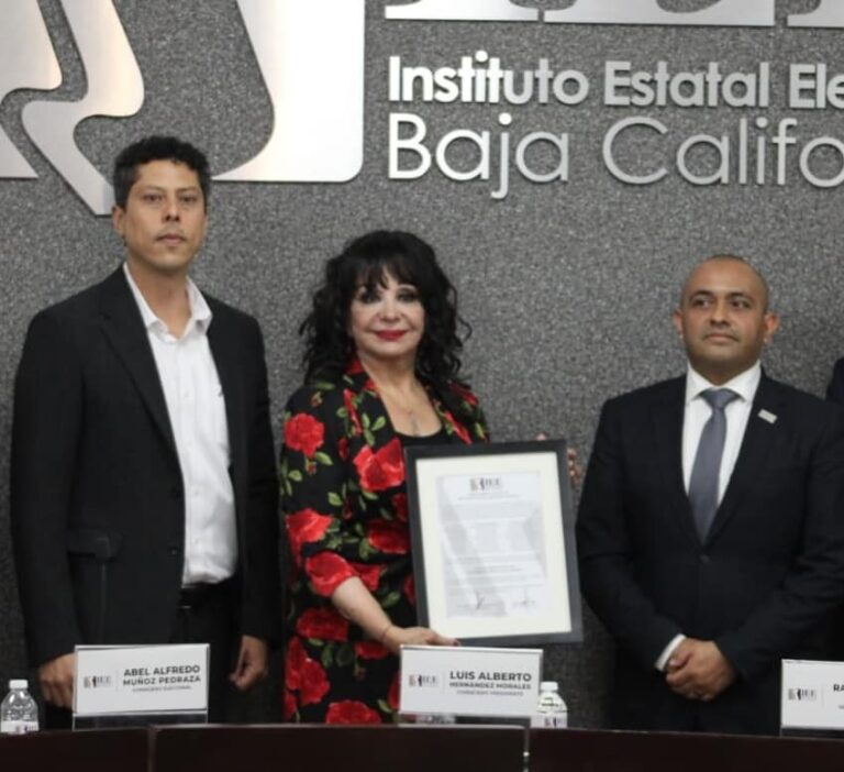 Lee más sobre el artículo IEE entrega constancia a los 7 alcaldes electos por Baja California.