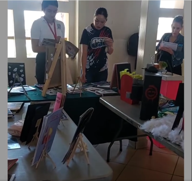 Lee más sobre el artículo Maestros impulsan la creatividad de los jóvenes. Sorprenden alumnos del COBACH Miguel Hidalgo con exposición.