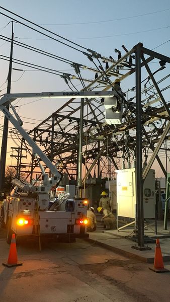 Lee más sobre el artículo CFE reestablece energía eléctrica en los ejidos Nuevo León, Jalapa, Michoacán de Ocampo y Delta.