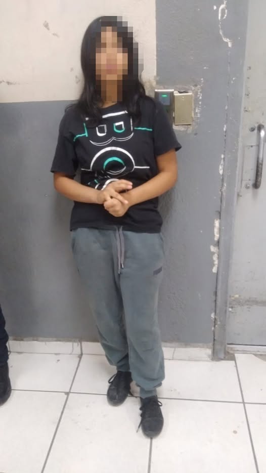 Lee más sobre el artículo CAMINABA SOLA MENOR REPORTADA COMO DESAPARECIDA, UNA MUJERE LA RECONOCIÓ Y PIDIÓ APOYO A LA POLICÍA MUNICIPAL PARA SU RESGUARDO.