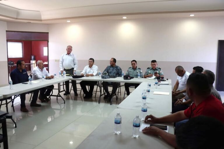 Lee más sobre el artículo OJO, TRANSPORTISTAS DE CARGA GUARDIA NACIONAL Y SICT EMPATARON NORMAS DE OPERACIÓN EN CARRETERAS DE BAJA CALIFORNIA
