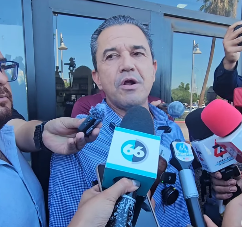 Lee más sobre el artículo Se entera por redes sociales de colocación de manta. El 911 no recibió reporte de manta en Hospital General de Mexicali, manifestó director de Seguridad Pública de Mexicali, Luis Felipe Chan.