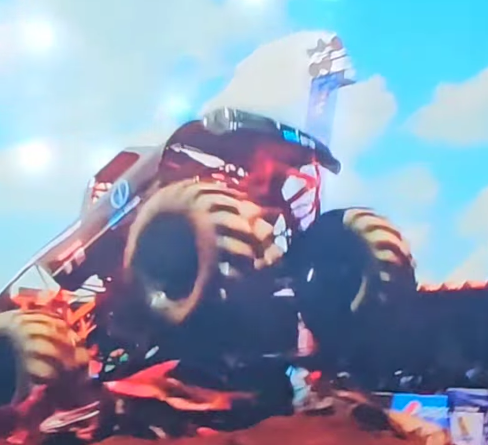 Lee más sobre el artículo Acrobacias en motocicleta y monster truck en Fiestas del Sol !!