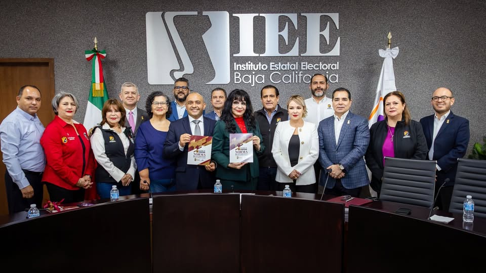 En cumplimiento de su compromiso con la transparencia y rendición de cuentas, la presidenta municipal Norma Bustamante entregó su Primer Informe al frente del 25 Ayuntamiento de Mexicali al Instituto Estatal Electoral de Baja California (IEEBC).